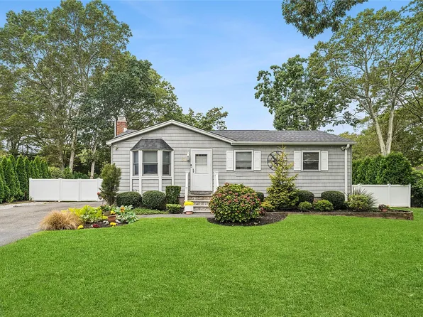 53 Timber Drive, Calverton, NY 11933