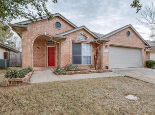 910 Harwood Ct, Euless, TX 76039