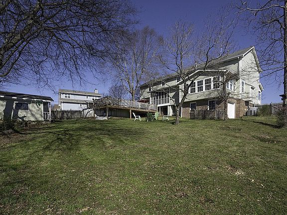 3rd image of 8702 Misty Hollow Ln