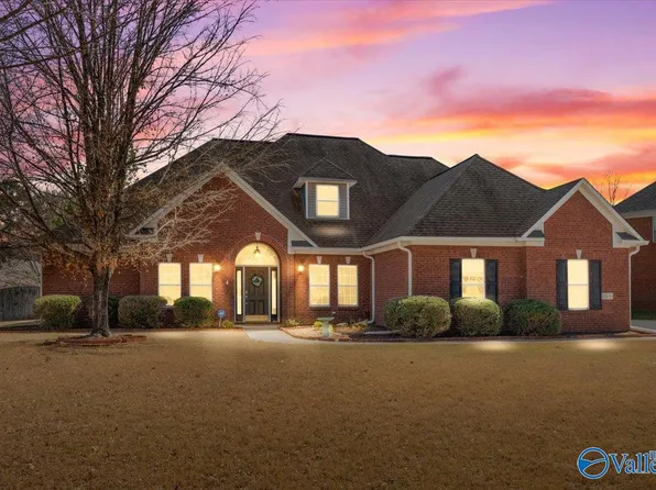 168 River Walk Trl, New Market, AL 35761