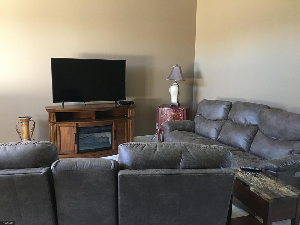 2nd image of 701 Vista Way NW #148