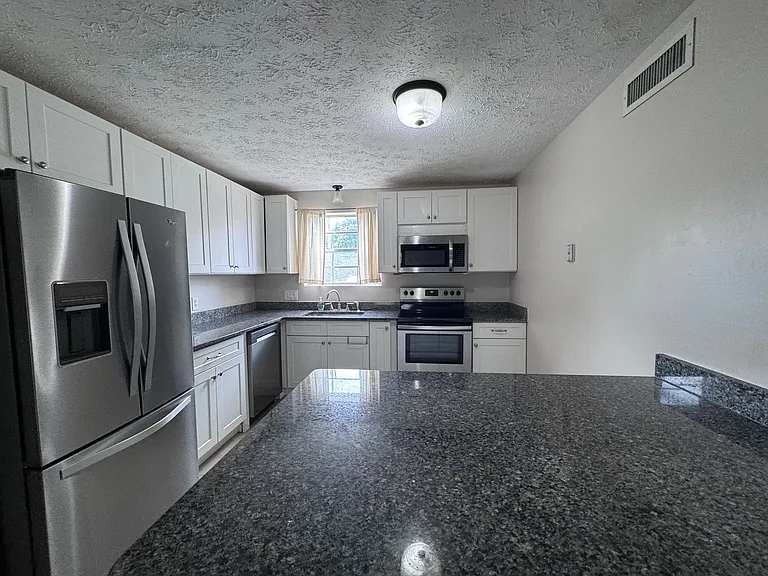 4380 Lake Underhill Rd — Photo 10