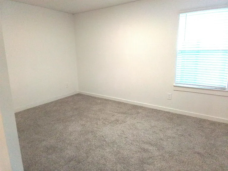 31739 Margaret Woods Ln — Photo 29