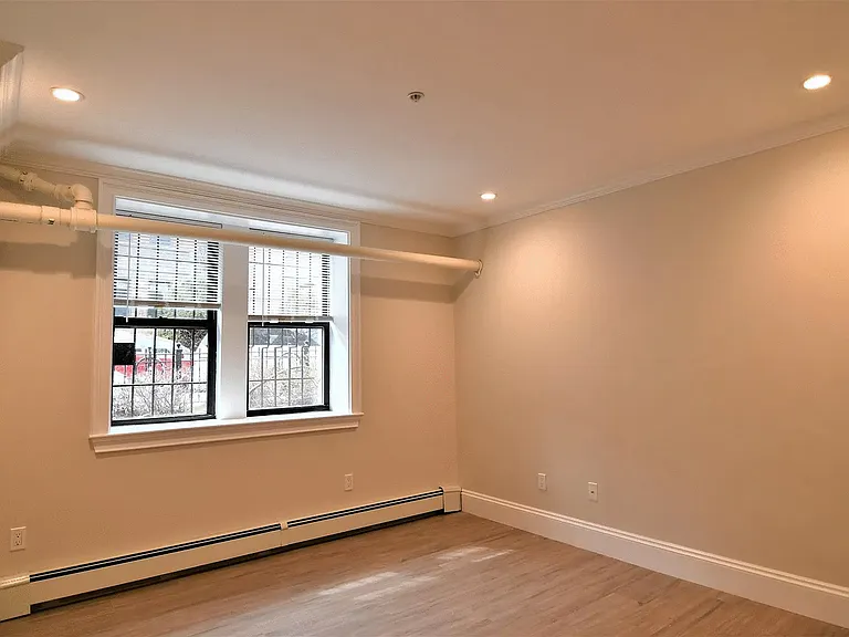 31 Glenville Ave #A — Photo 9