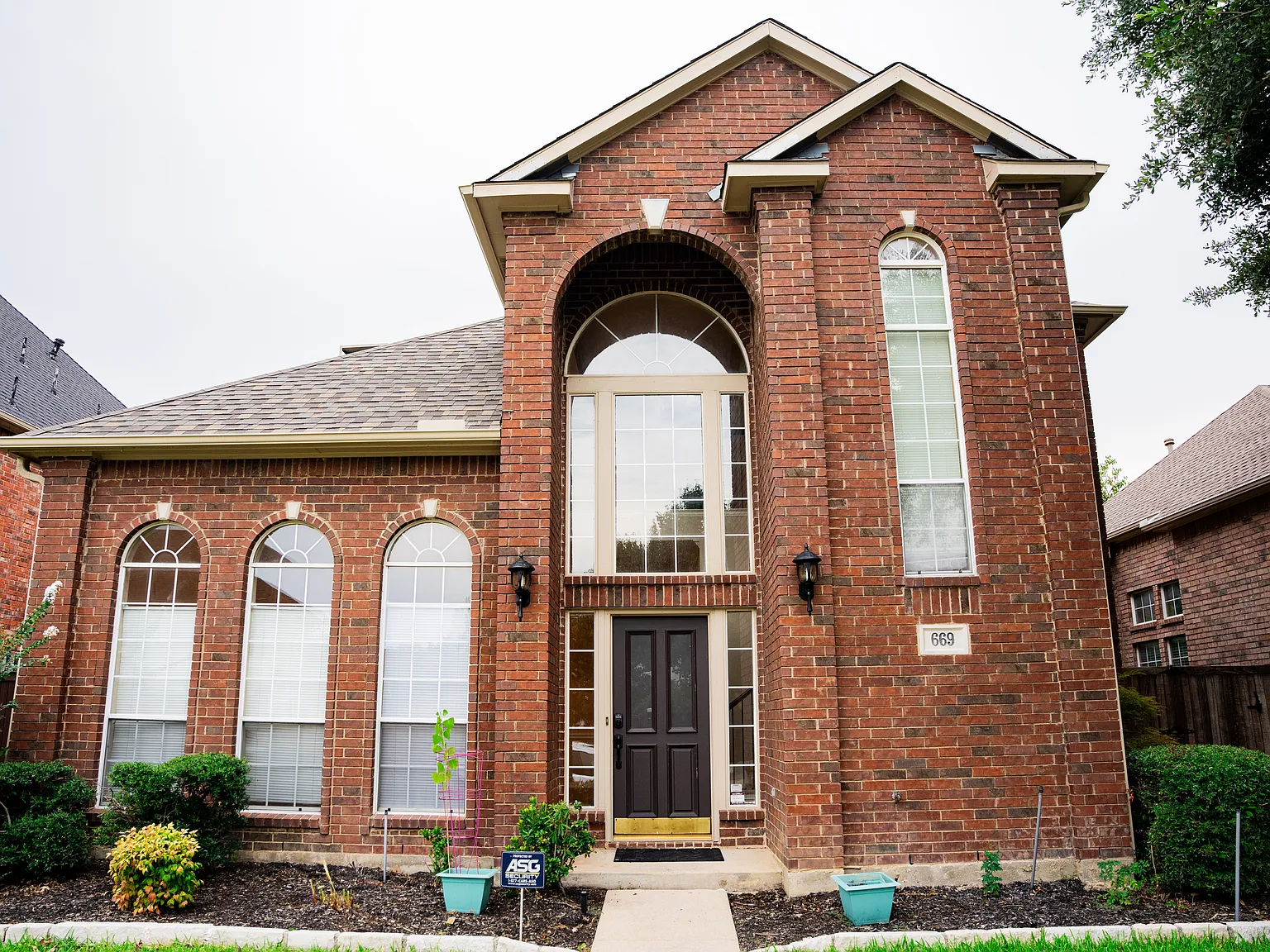4 bed, 2628 sqft, $3,450 — Photo 1