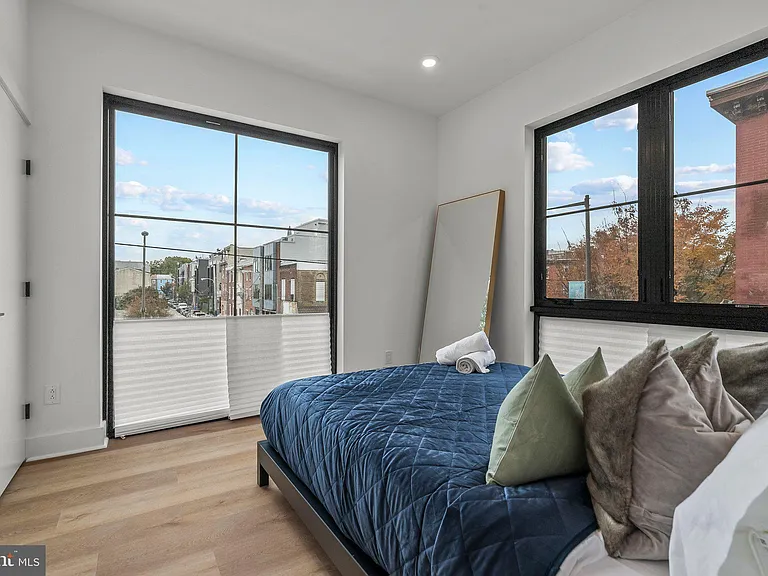416 W Girard Ave #2 — Photo 22