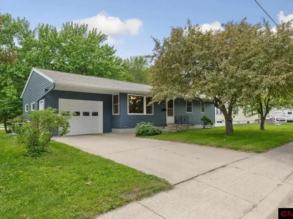 921 Sherman St, North Mankato, MN 56003