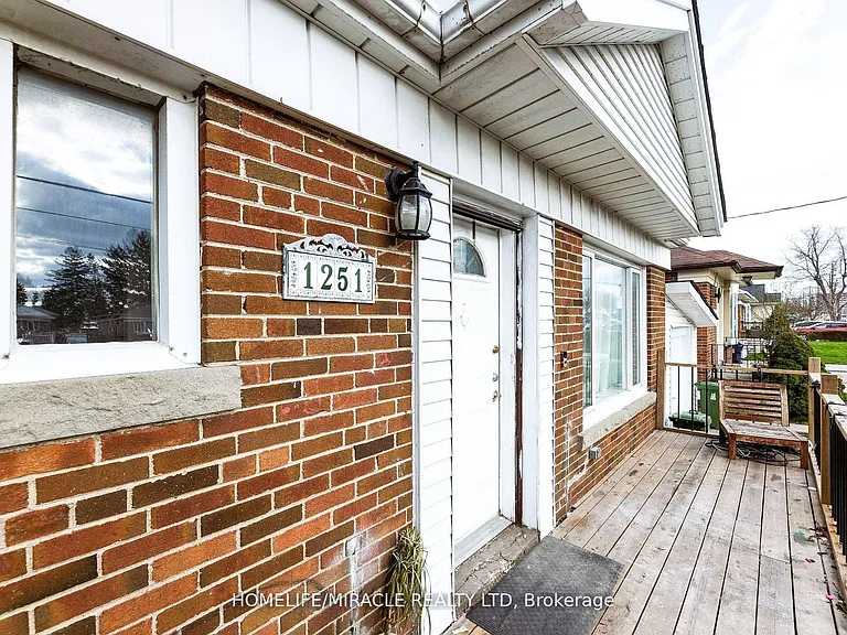 1251 Warden Ave #BASEMENT — Photo 8