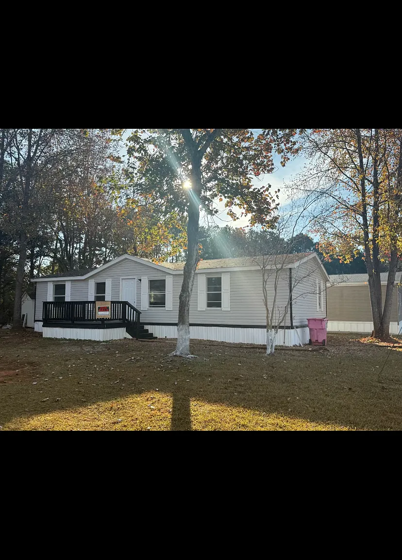 211 Bluebird Ct — Photo 1