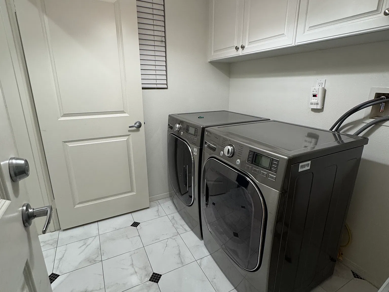 2 bed, 2.5 bath, 1310 sqft, $4,800 — Photo 3