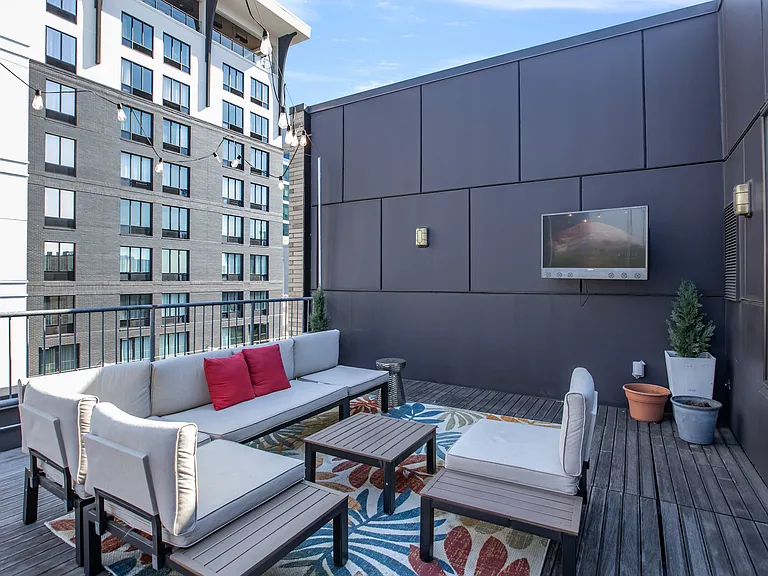 The L Apartments — Photo 16