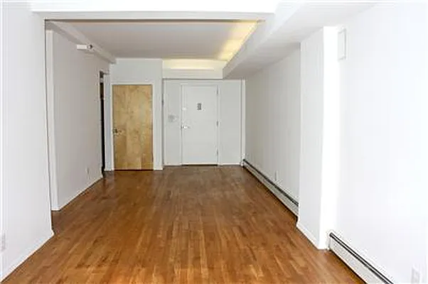 Sold by R New York | media 3