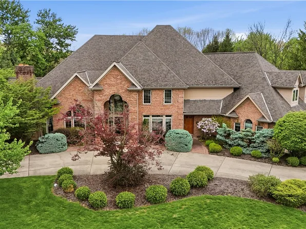 2133 Legran Dr, Gibsonia, PA 15044