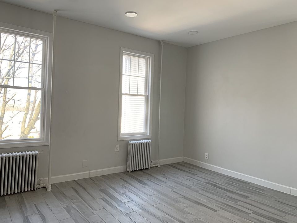 2nd image of 3719 Bergen Tpke APT 1