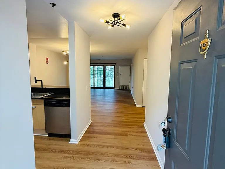 2 Leverington Ave #28 — Photo 7