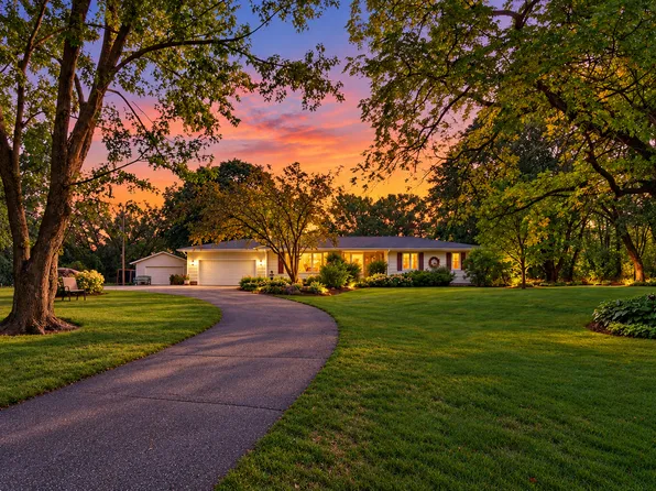 22015 Pillsbury Ave, Lakeville, MN 55044