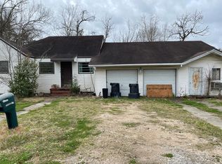 919 N 14th St, Nederland, TX 77627