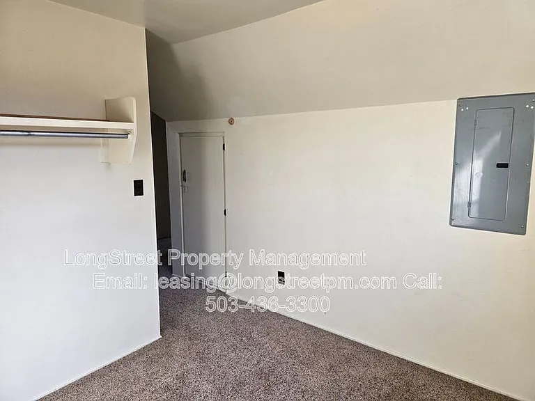 1052 SW Western Blvd #UPPER — Photo 5
