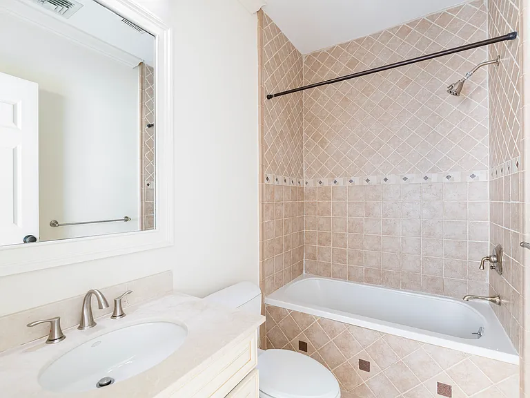41 Harold St #B — Photo 15