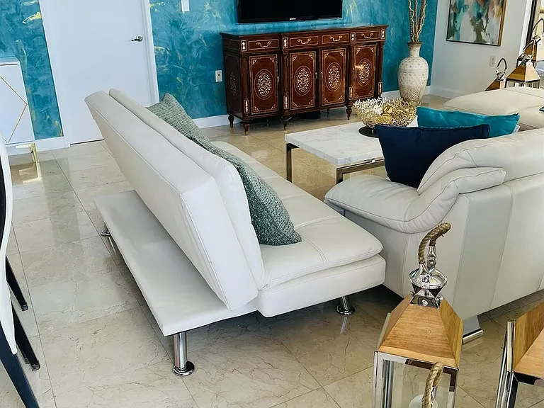 16275 Collins Ave — Photo 4