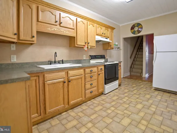 1527 1/2 Derry St, Harrisburg, PA 17111