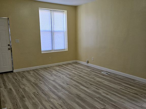4th image of 2850 Pennsylvania Ave #1F