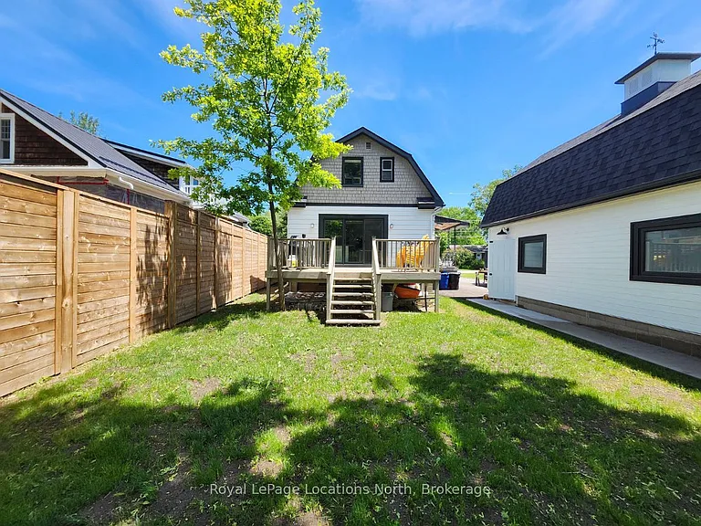 176 Richmond St S — Photo 16