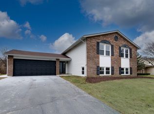 1655 Minnesota Dr, Elk Grove Village, IL 60007