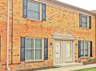 1723 Sessions Walk, Hoffman Estates, IL 60169