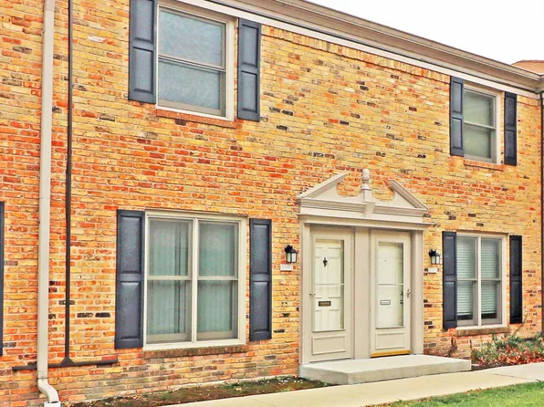 1723 Sessions Walk, Hoffman Estates, IL