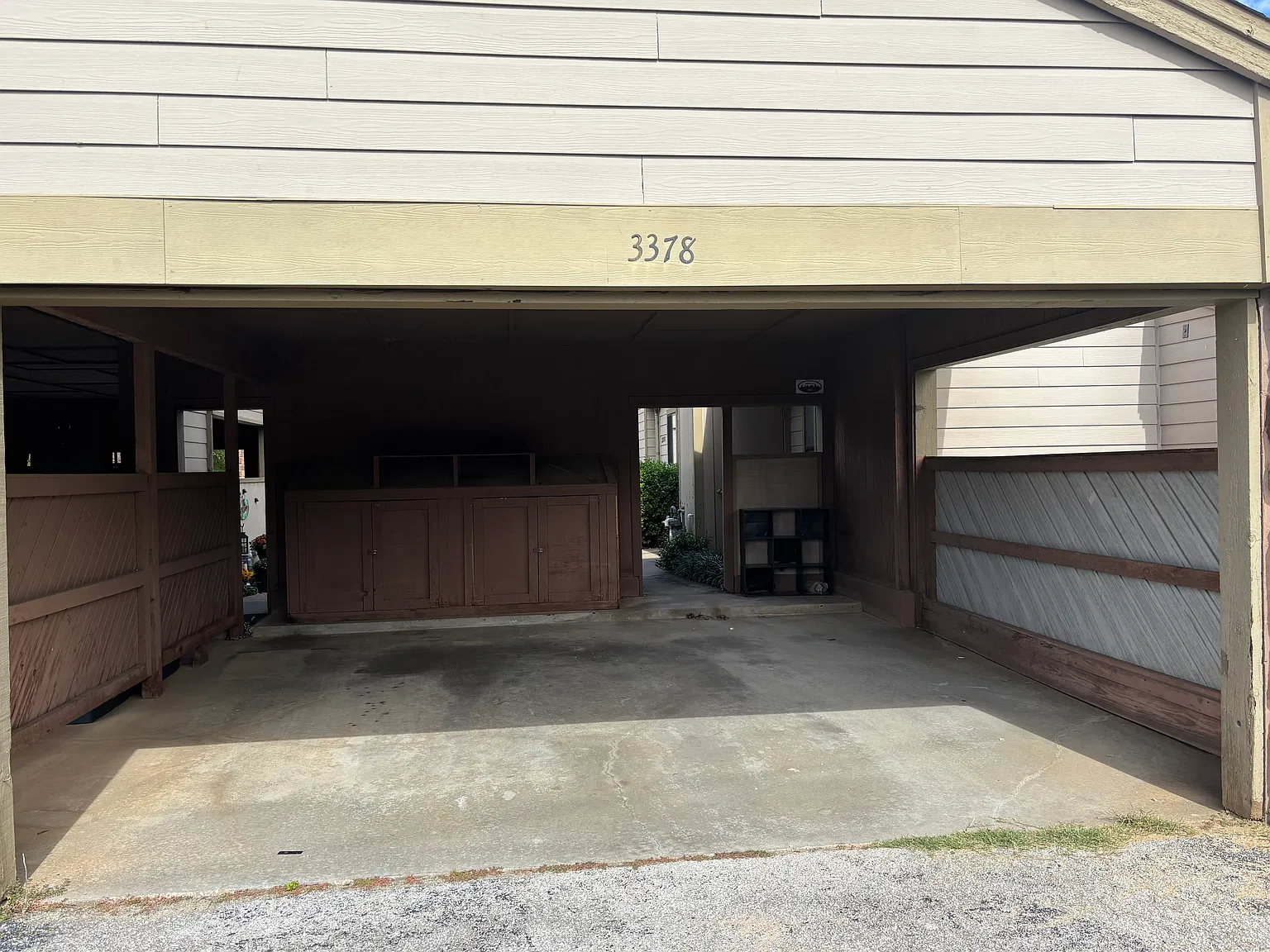 2 bed, 1057 sqft, $1,200 — Photo 2