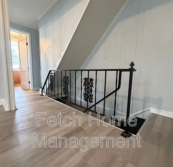 1027 E Market St #2 — Photo 5