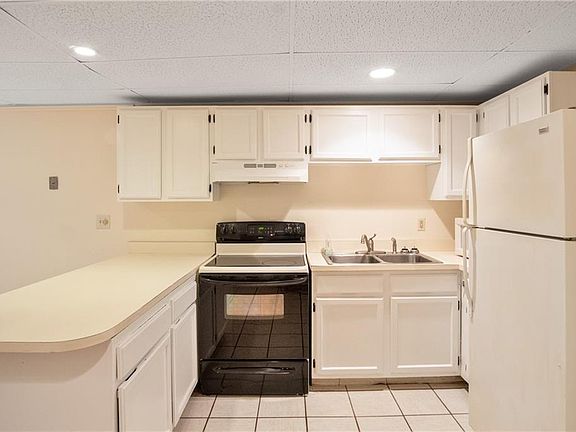 2nd image of 1605 Douglas Ave APT 13