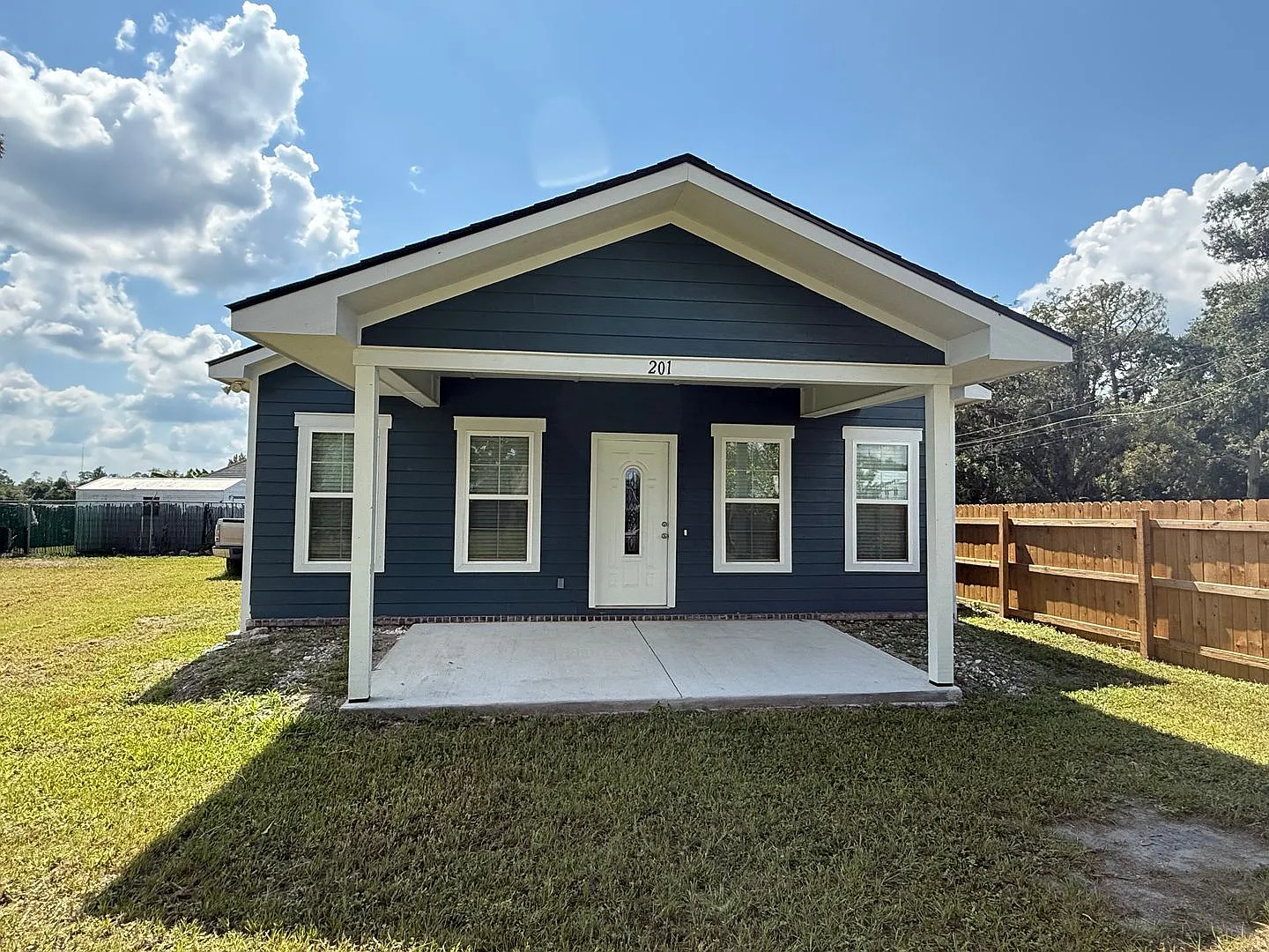 4 Bedroom 2 bath Home in Valdosta, GA — Photo 2