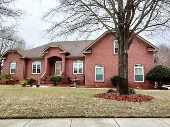 1341 Dominion Lakes Blvd, Chesapeake, VA 23320
