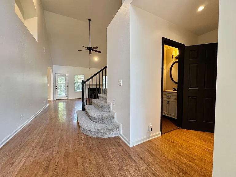 4008 Linden Ct — Photo 3