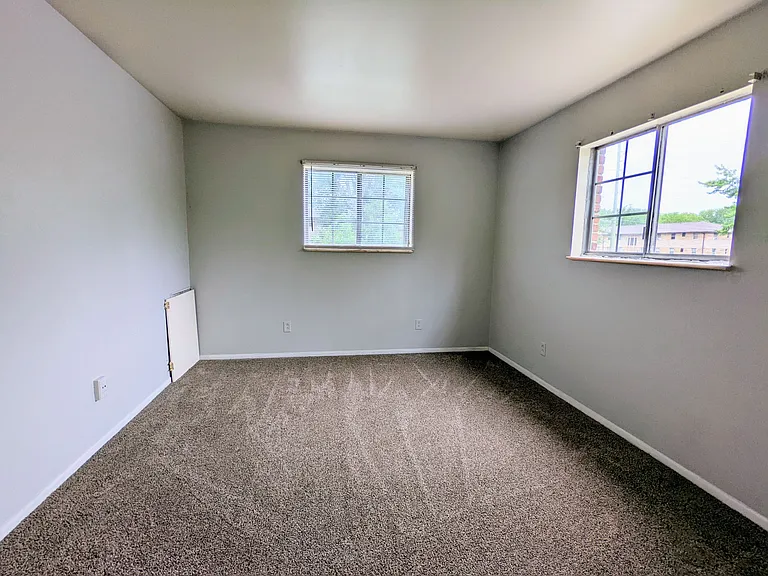 2430 Albany St — Photo 14