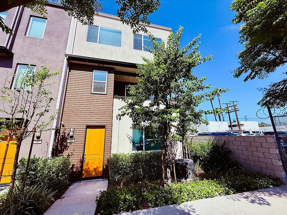 8424 N Fusion Way