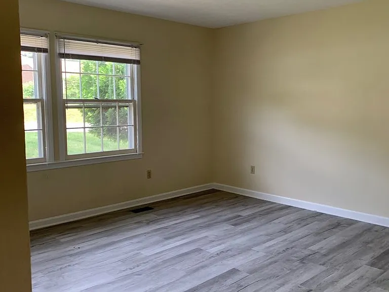 208 Woodbine Dr — Photo 17