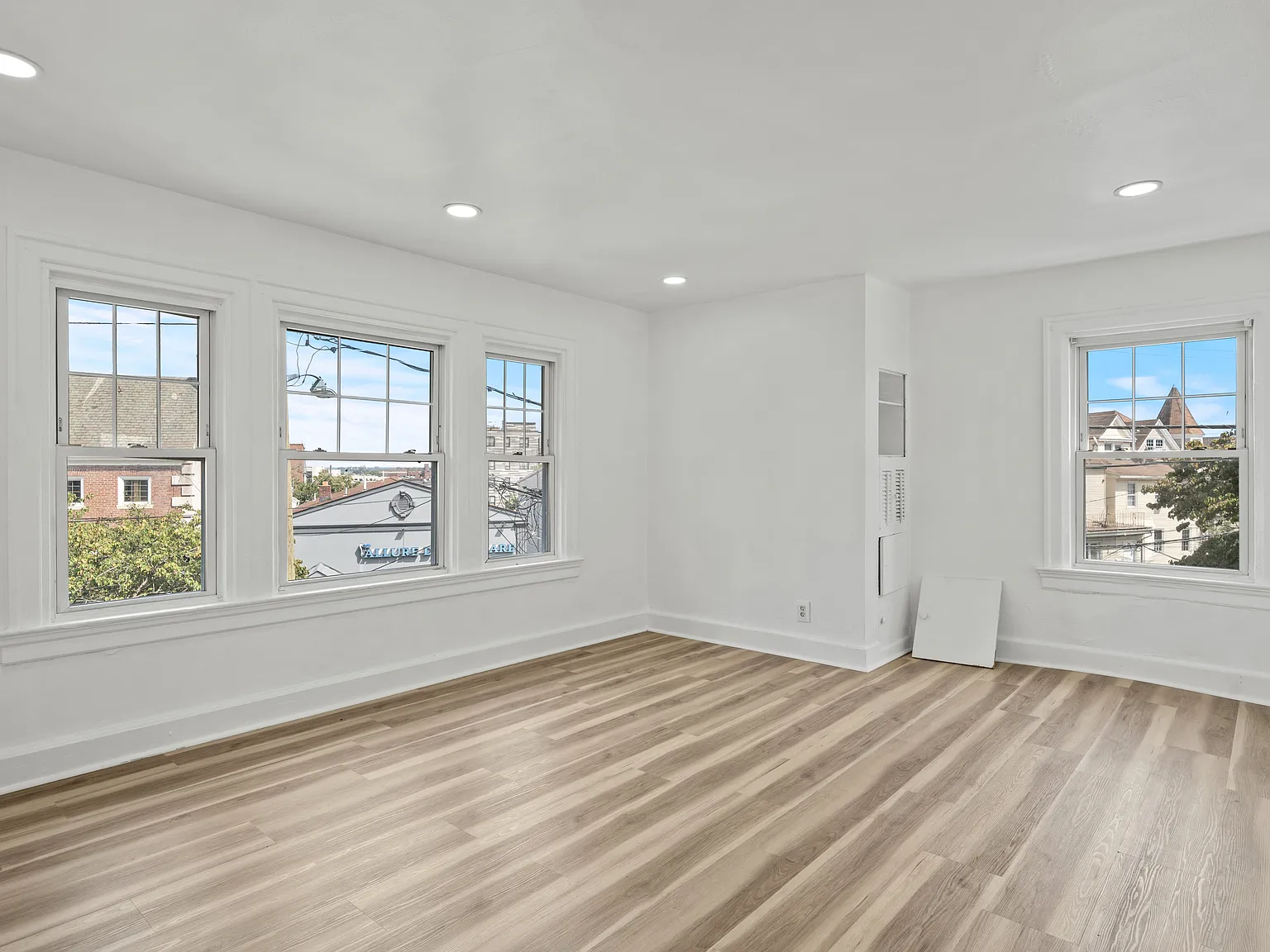 3 bed, $2,950 — Photo 4