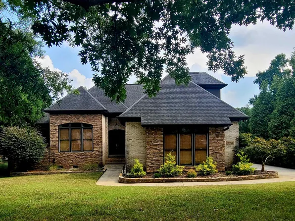 228 Norwalk St, Holly Springs, NC 27540