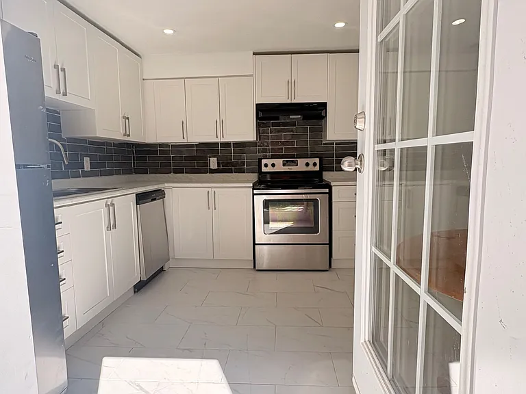 1432 Golden Meadow Trl #BASEMENT — Photo 2