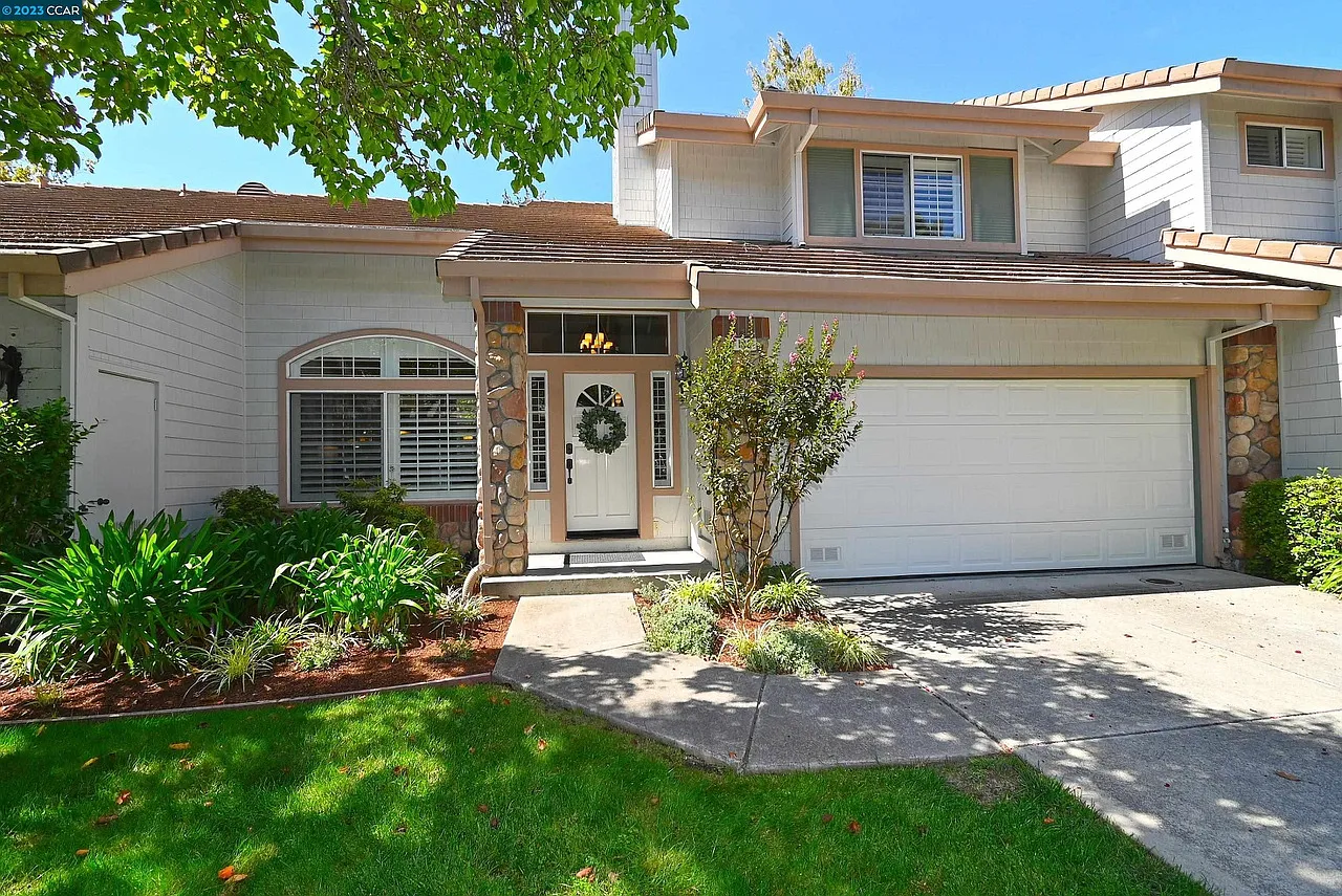 3 bed, 1939 sqft, $4,650 — Photo 1