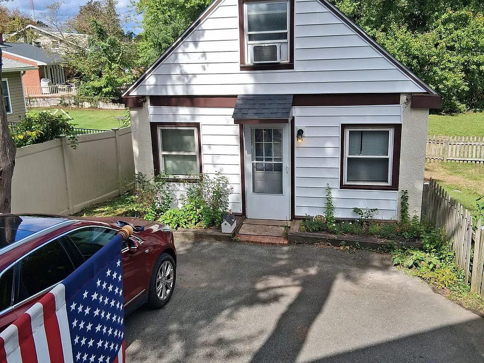 1010 Edmondson Ave