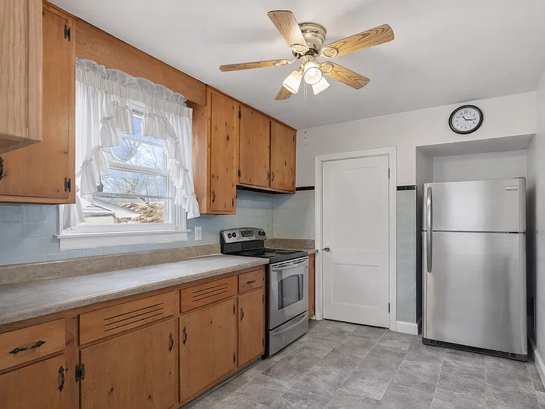 2409 Buford Ave — Photo 3