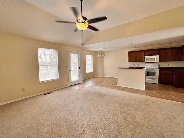436 N Chandler Ave — Photo 5
