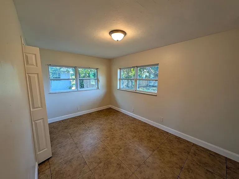 180 Penn Way — Photo 34
