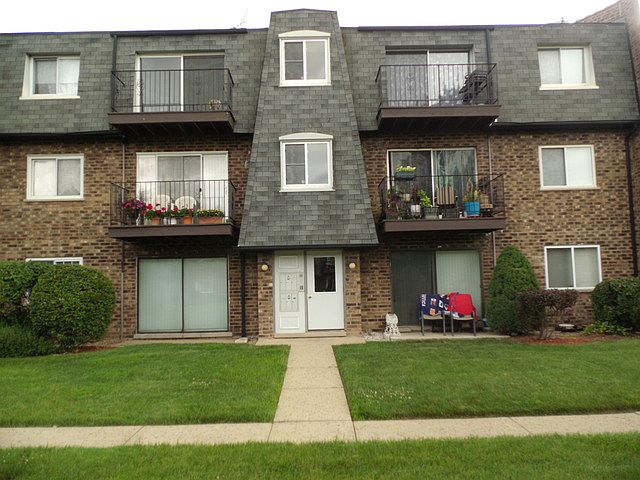 1st image of 9419 Bay Colony Dr APT 1W