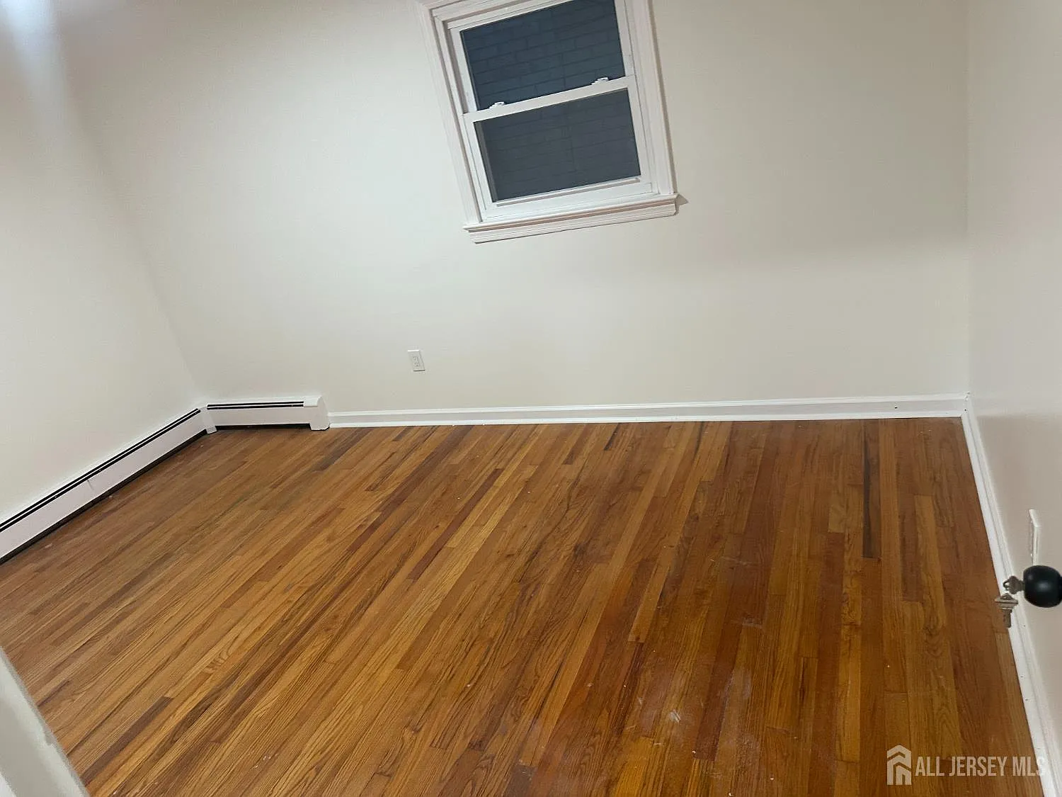 3 bed, 1.0 bath, $2,700 — Photo 3