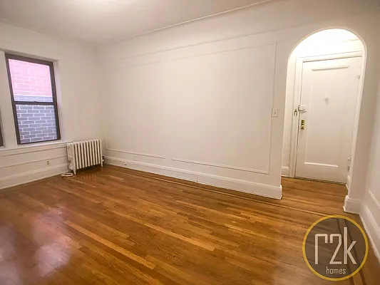 Rented by Realty 2000 Corp | media 22